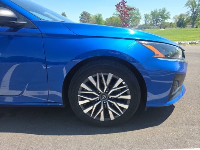 Used 2025 Nissan Altima 2.5 SV FWD image 4