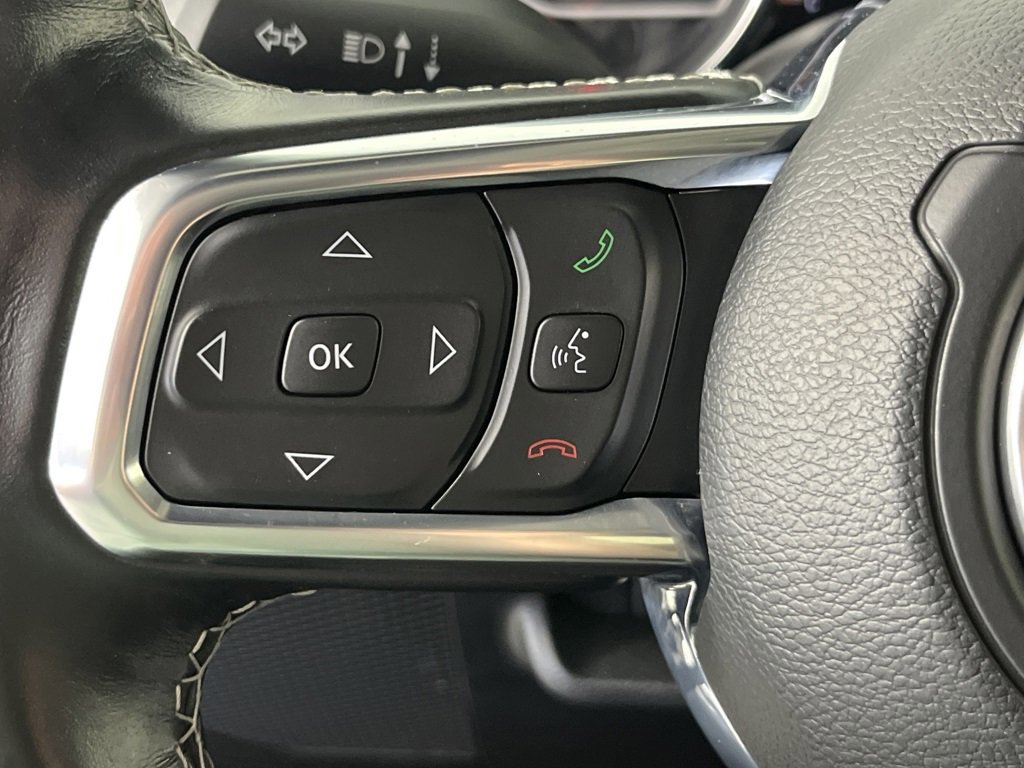 Used 2020 Jeep Wrangler Unlimited Sahara image 17