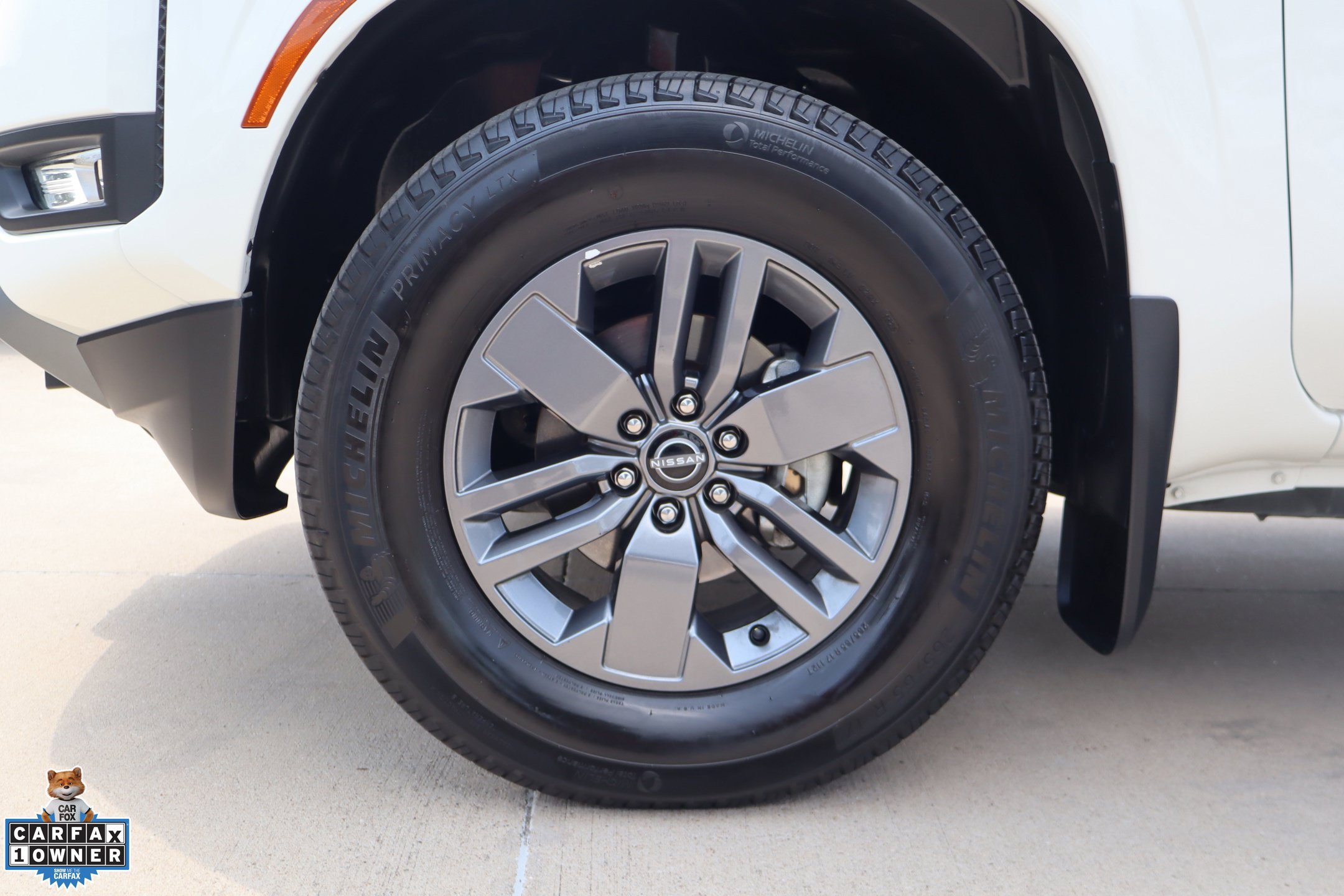 Used 2025 Nissan Frontier SV w/ SV Convenience Package RWD image 12