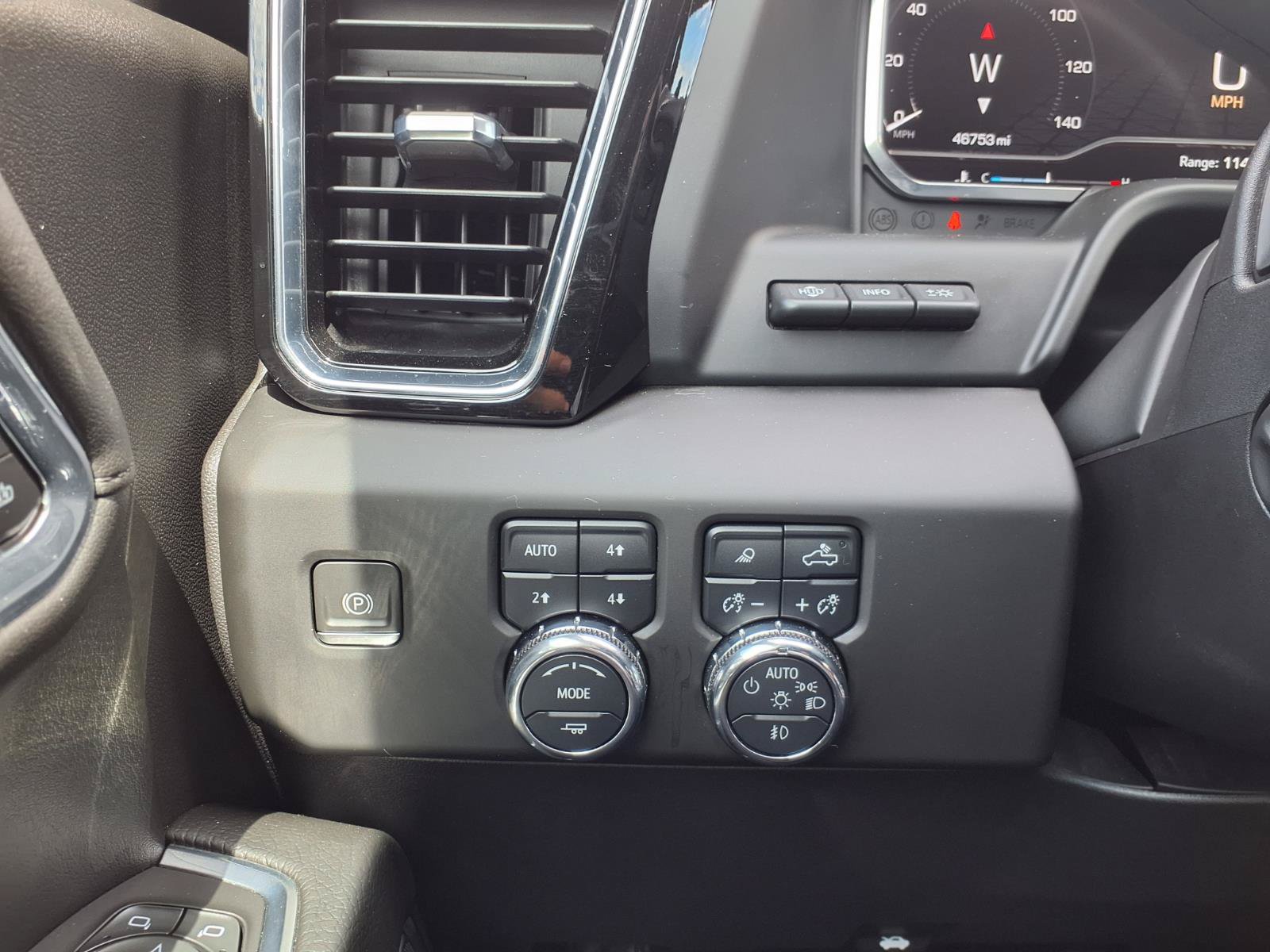 Used 2024 GMC Sierra 1500 Denali w/ Denali Reserve Package AWD/4WD image 27