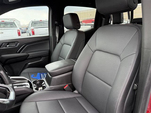 Used 2024 Chevrolet Colorado LT w/ LT Convenience Package III AWD/4WD image 9