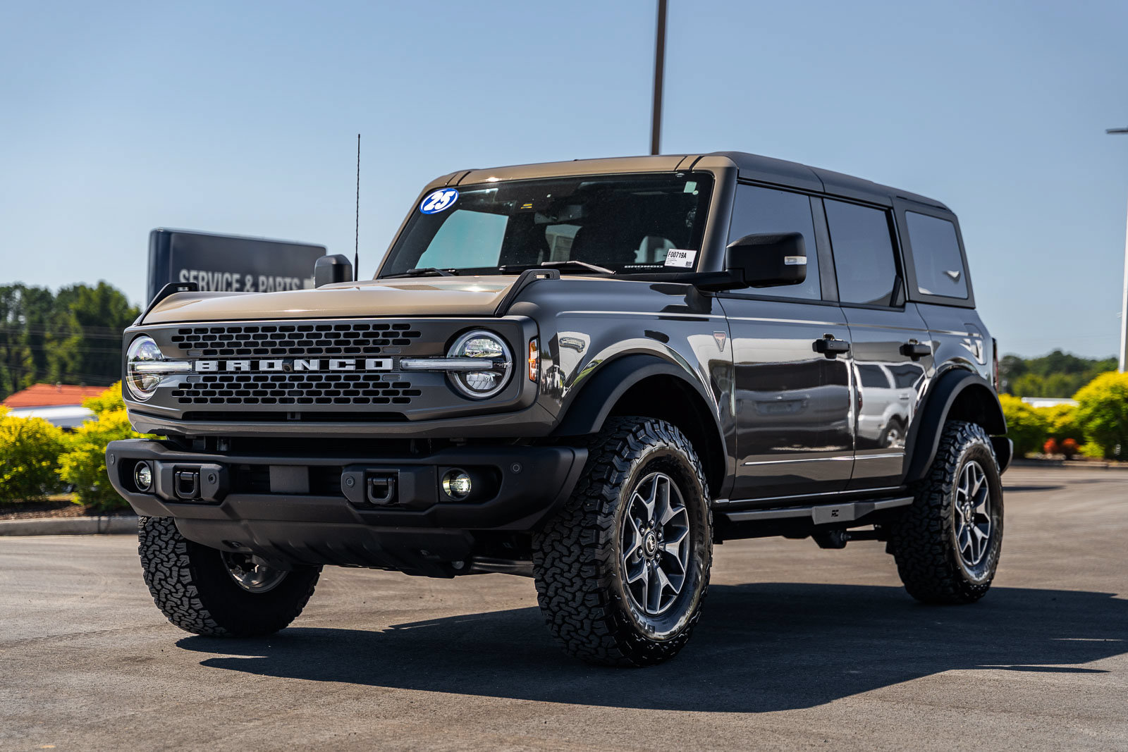 Certified 2025 Ford Bronco Badlands AWD/4WD image 3
