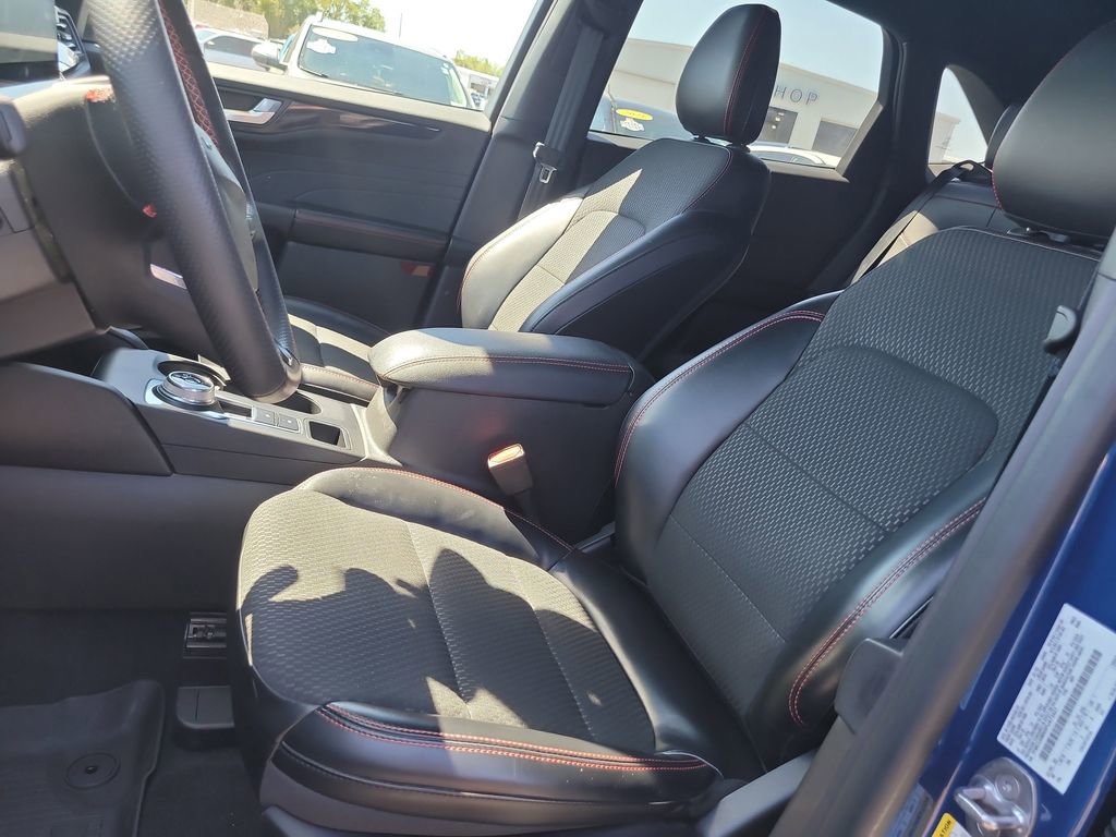 Certified 2023 Ford Escape ST-Line w/ Tech Pack #1 image 17