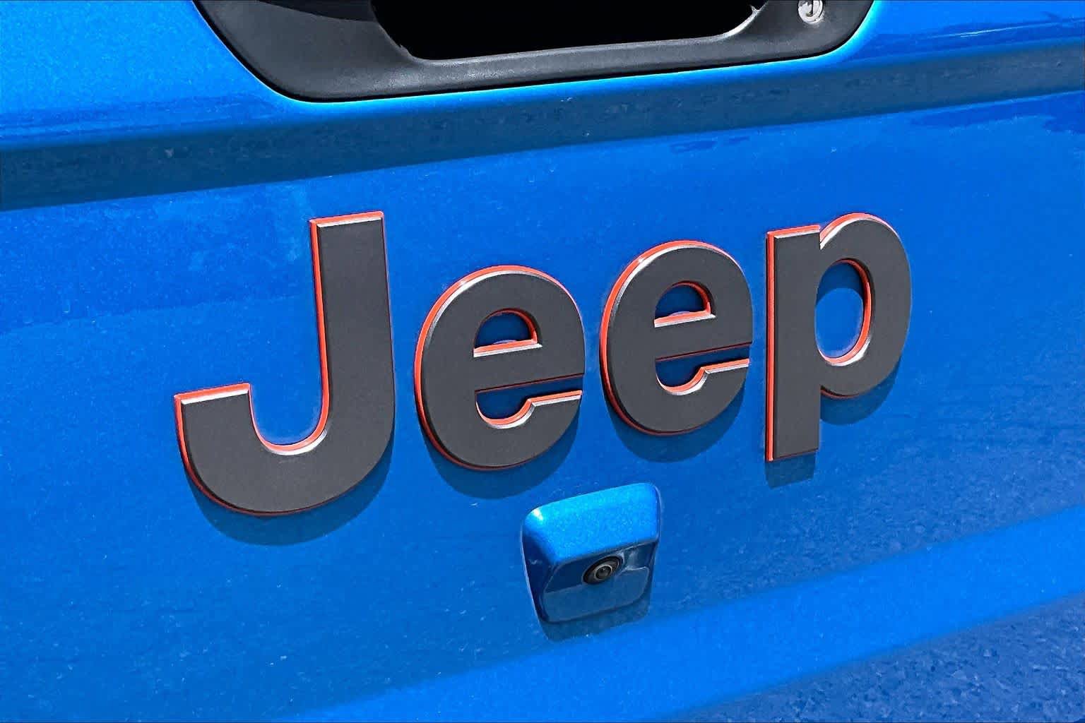 Used 2023 Jeep Gladiator Mojave w/ Cold Weather Group AWD/4WD image 26