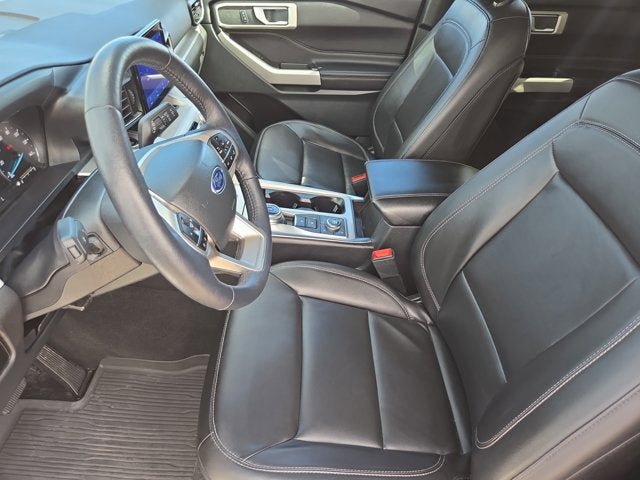 Certified 2024 Ford Explorer XLT w/ Equipment Group 202A AWD/4WD image 9