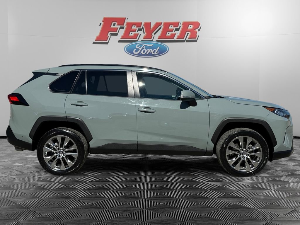 Used 2021 Toyota RAV4 XLE Premium FWD image 6