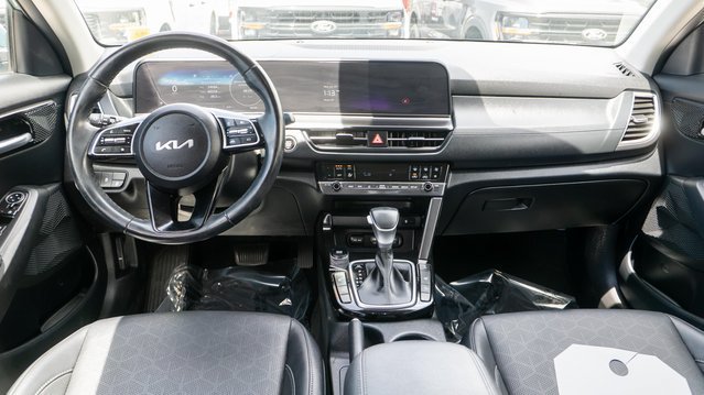 Used 2024 Kia Seltos EX AWD/4WD image 15
