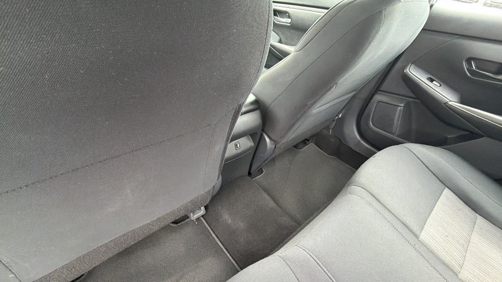 Used 2024 Nissan Sentra SV FWD image 23