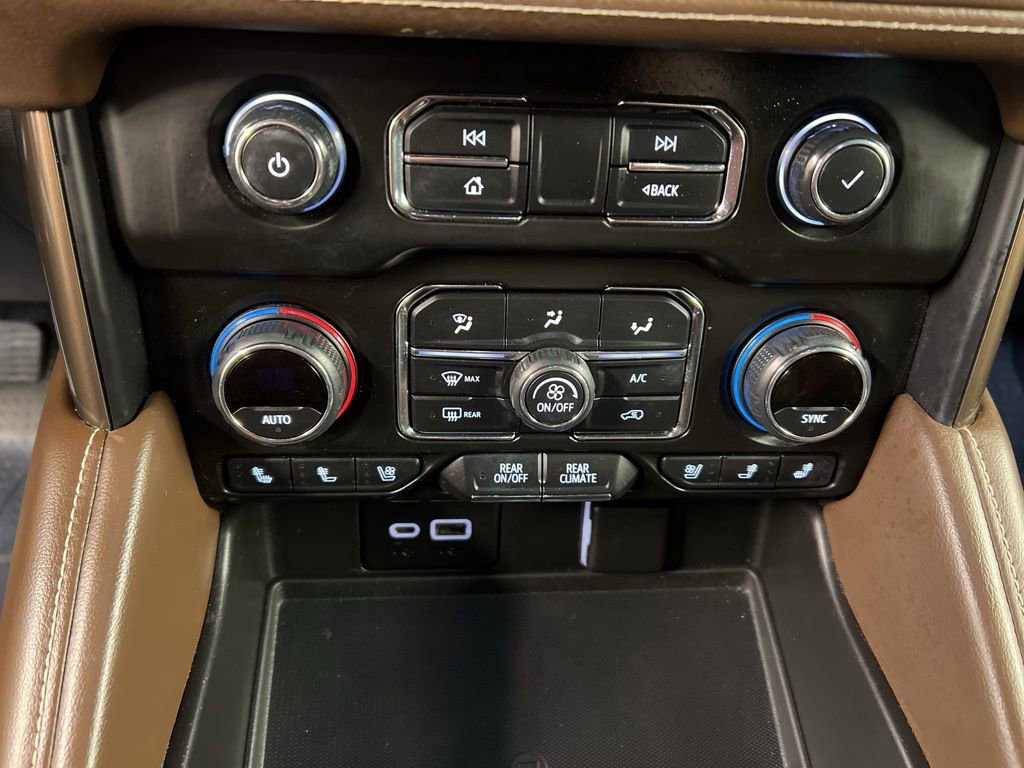 Used 2021 Chevrolet Tahoe High Country w/ Premium Package image 14