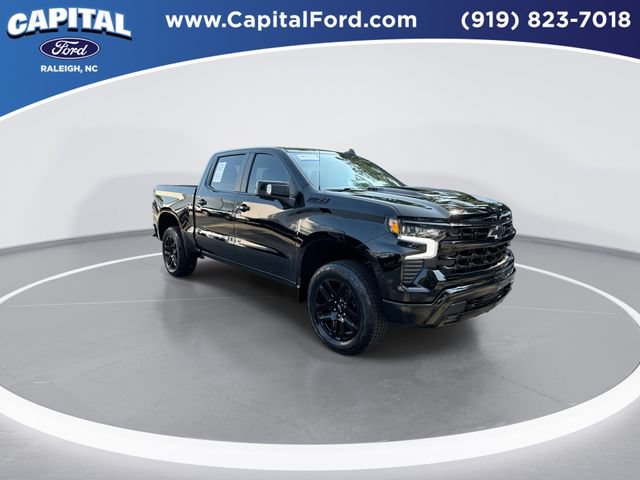 Used 2025 Chevrolet Silverado 1500 LT Trail Boss w/ LT Trail Boss Premium Package AWD/4WD image 2