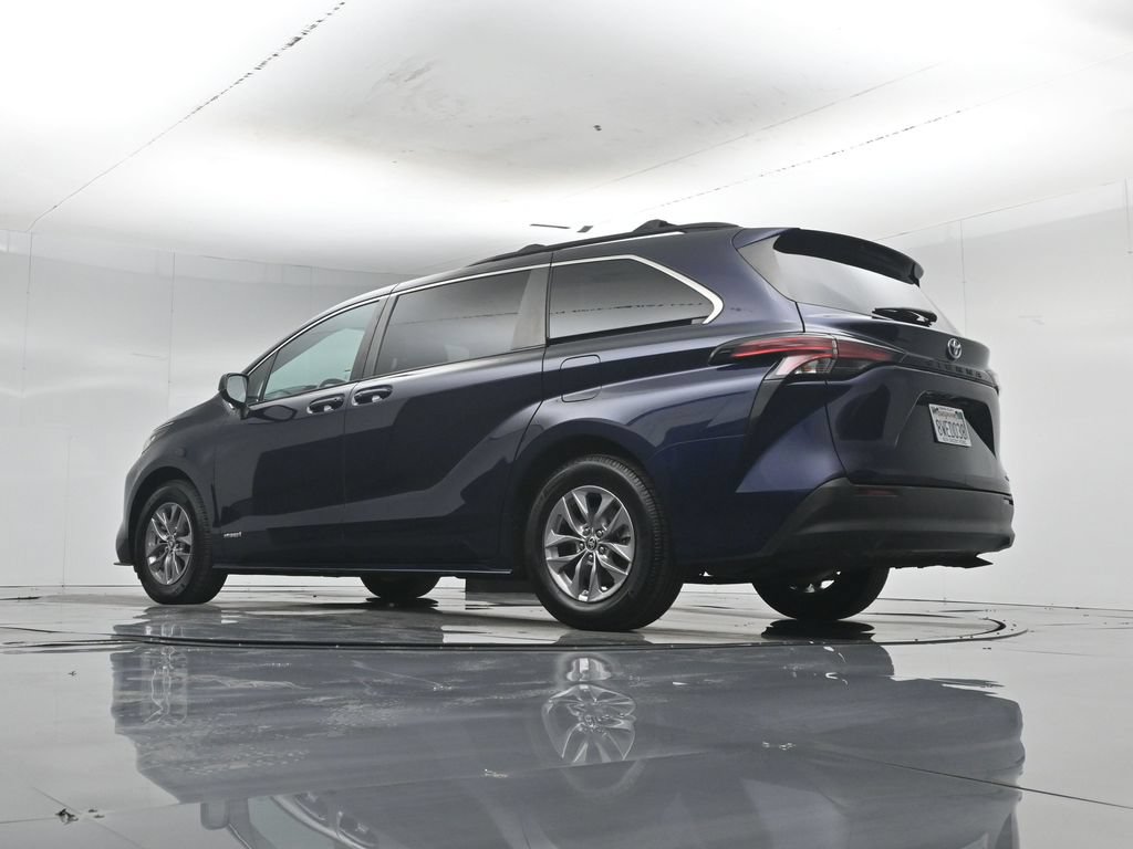 Used 2021 Toyota Sienna LE w/ LE Plus Package FWD image 55
