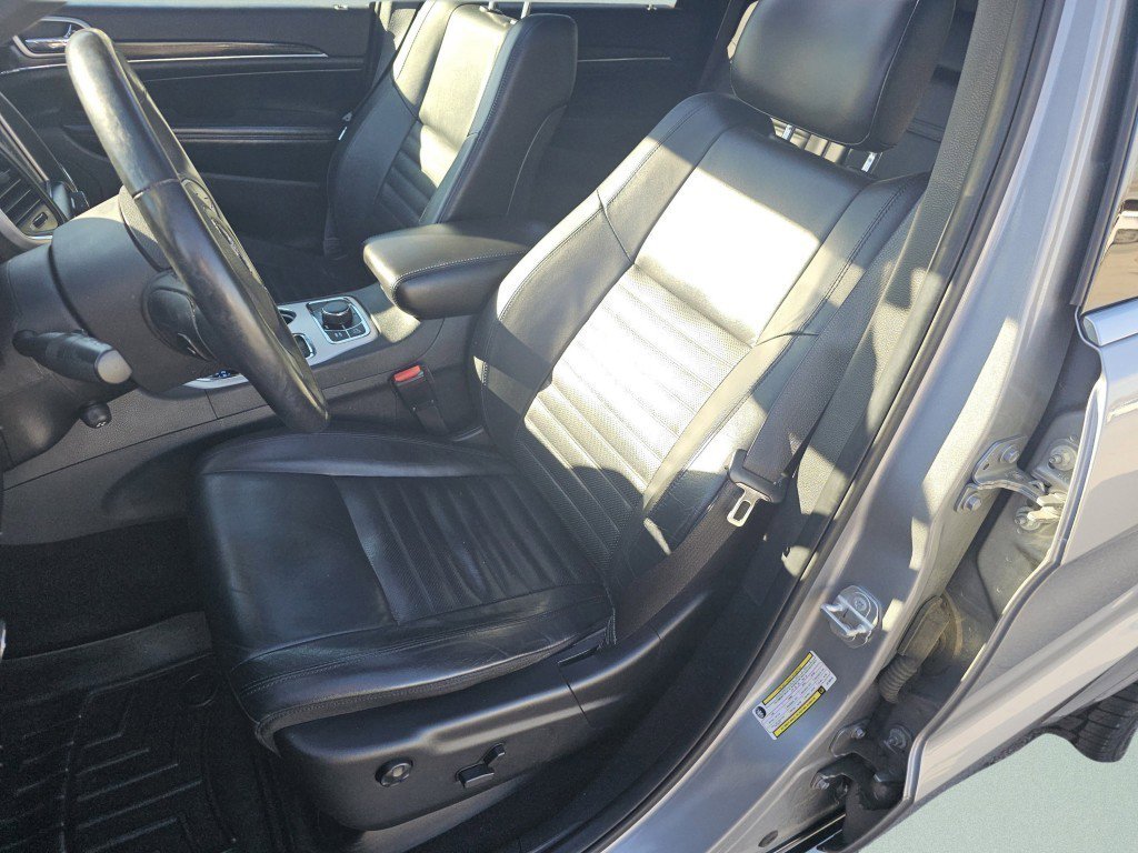 Used 2018 Jeep Grand Cherokee Limited image 6