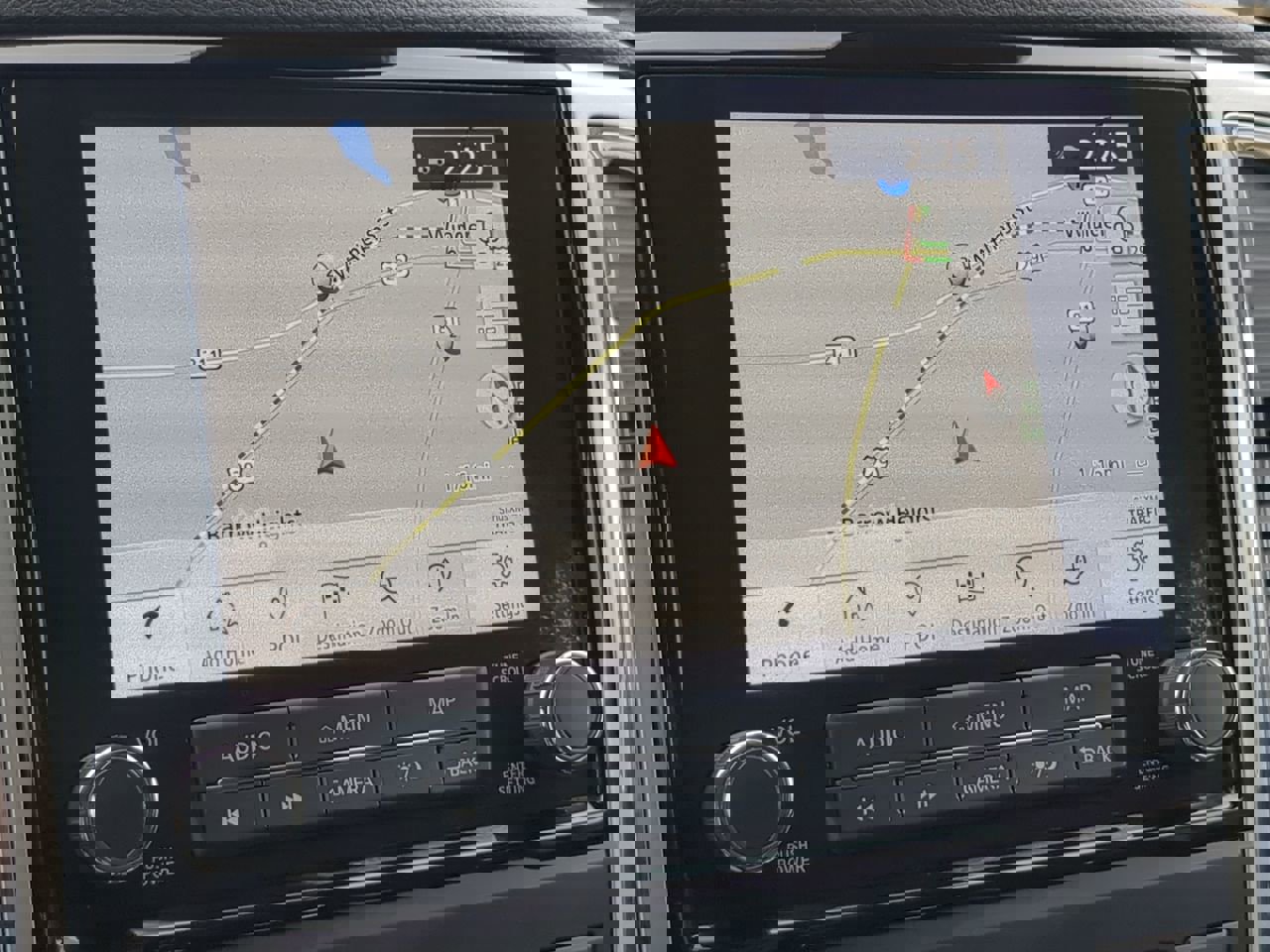 Used 2021 Nissan Titan SV w/ SV Convenience Package image 19