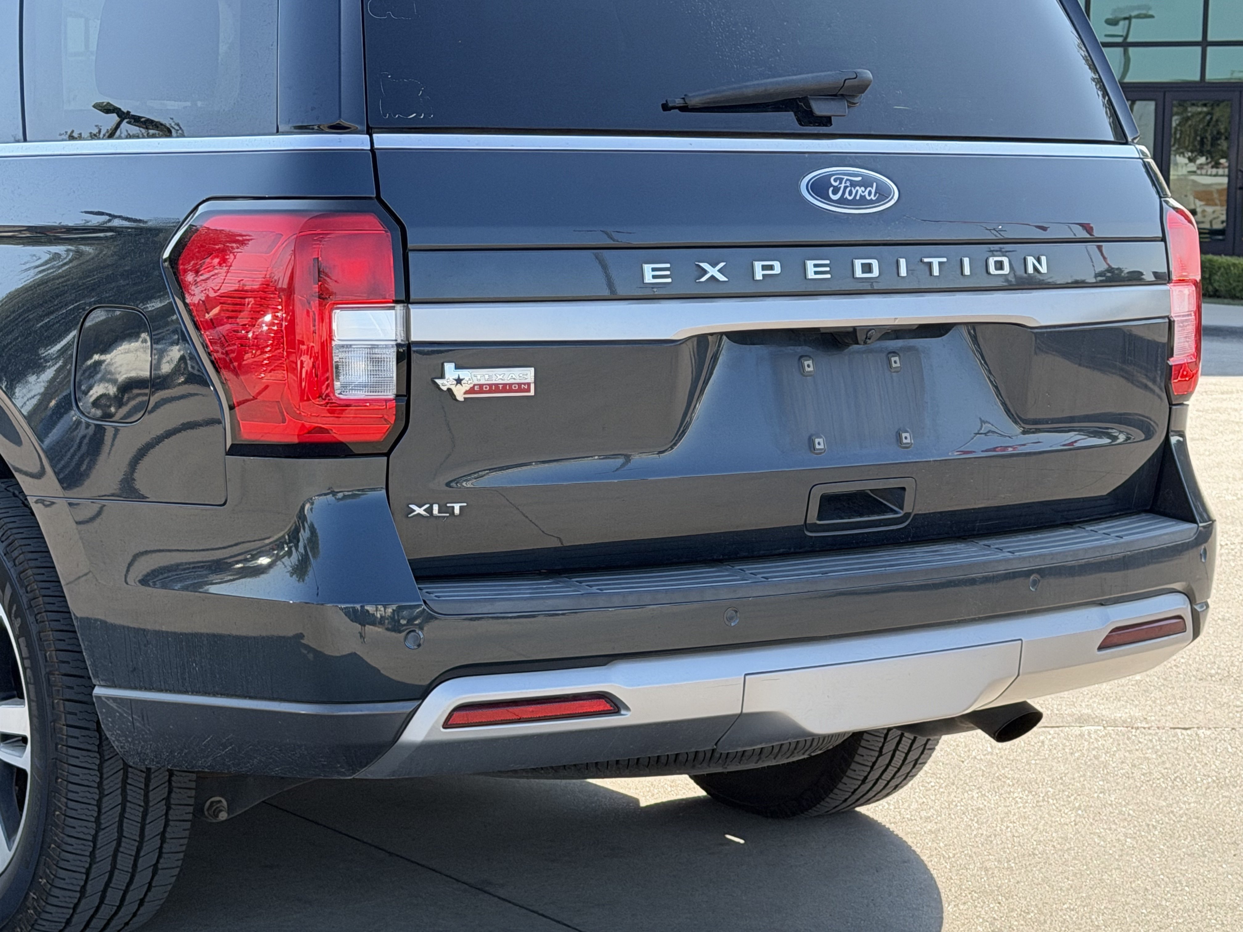 Certified 2022 Ford Expedition XLT RWD image 7