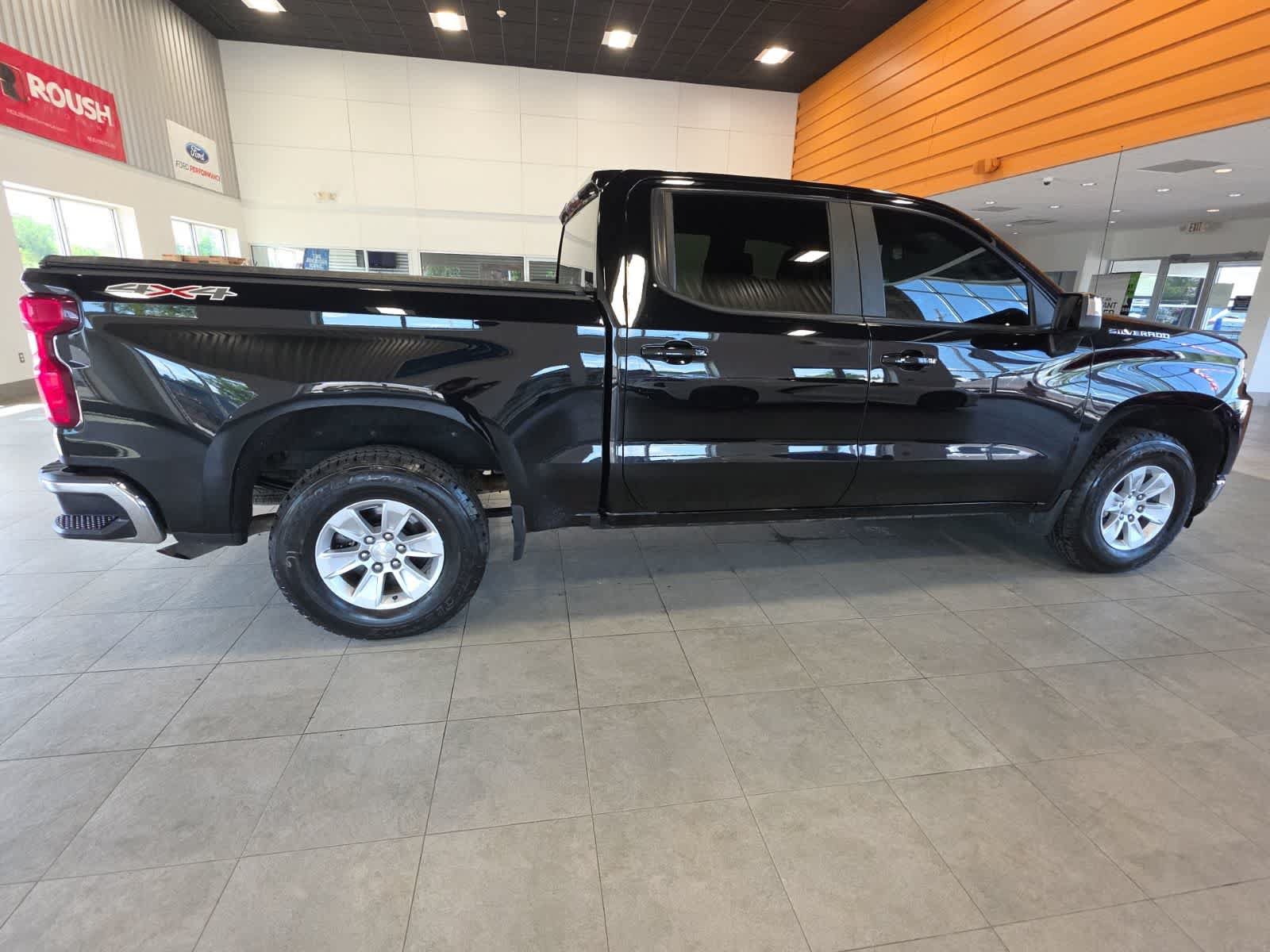 Used 2021 Chevrolet Silverado 1500 LT w/ LPO, Liner Protection Package AWD/4WD image 5
