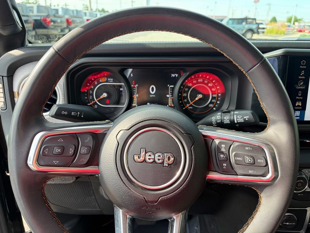 Used 2024 Jeep Wrangler Unlimited Sahara AWD/4WD image 24