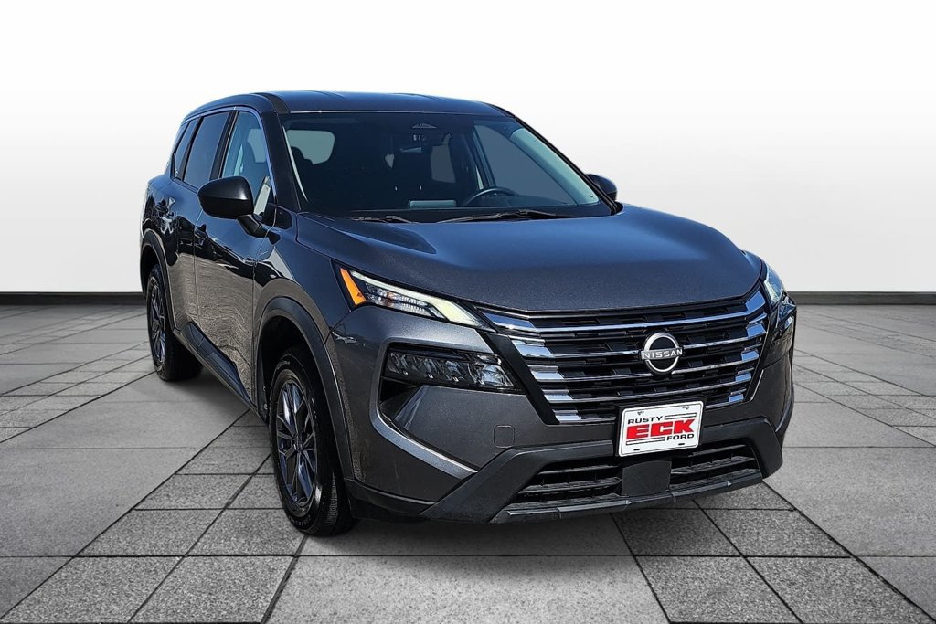 Used 2024 Nissan Rogue S AWD/4WD image 3