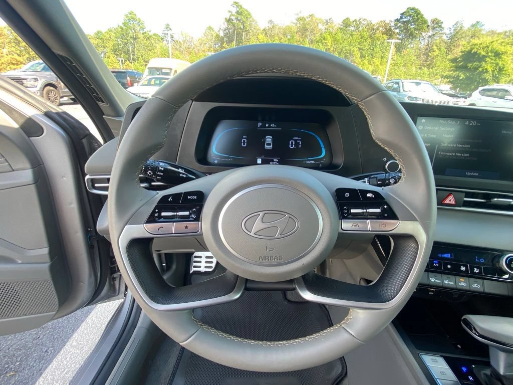 Used 2026 Hyundai Elantra Sport FWD image 13