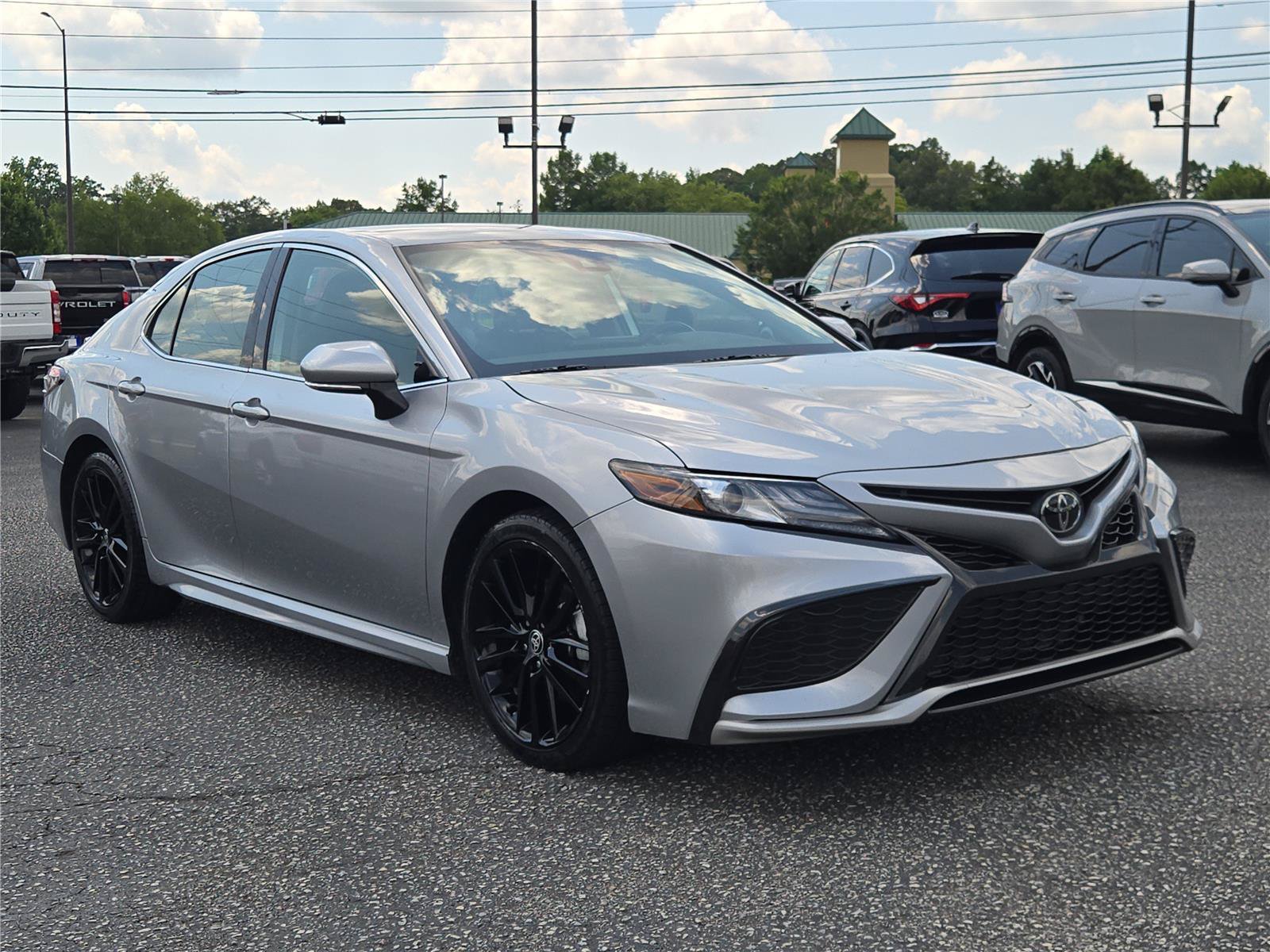 Used 2024 Toyota Camry XSE FWD image 4