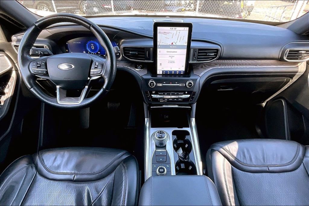 Certified 2020 Ford Explorer Platinum w/ Premium Technology Package image 13