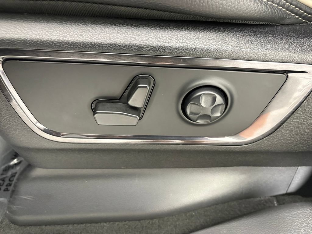 Used 2023 RAM 1500 Limited w/ Bed Utility Group image 15