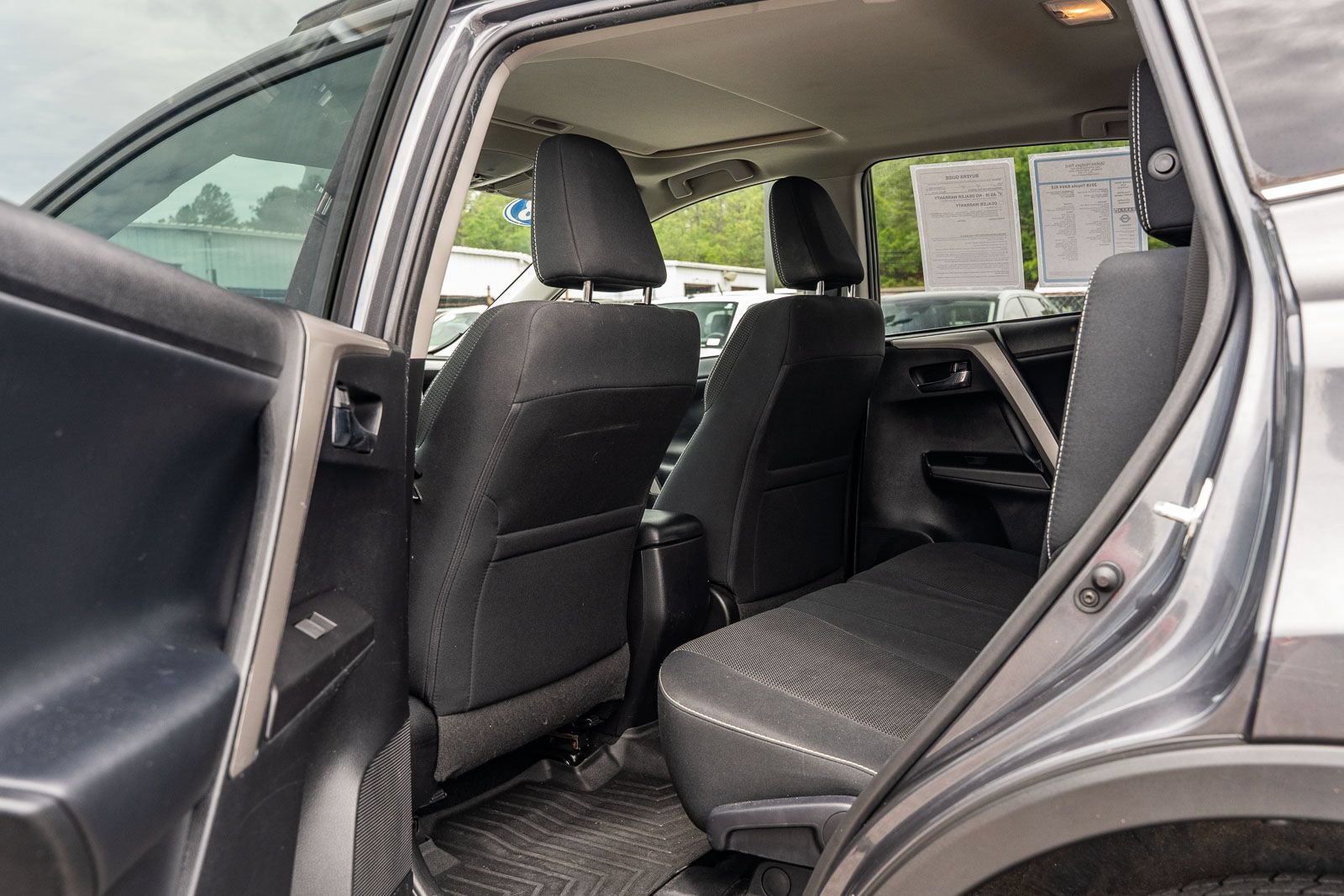 Used 2018 Toyota RAV4 XLE w/ Plus Extra Value Package FWD image 16