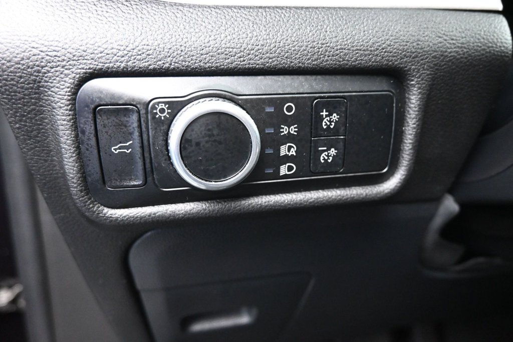 Certified 2024 Ford Explorer XLT RWD image 12