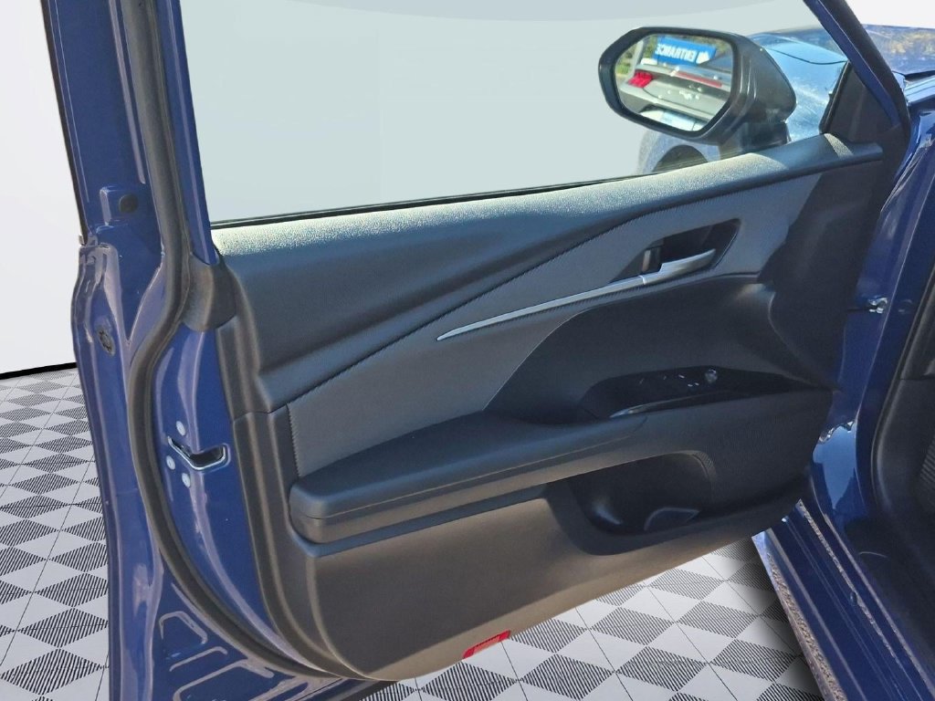 Used 2025 Toyota Camry SE FWD image 10