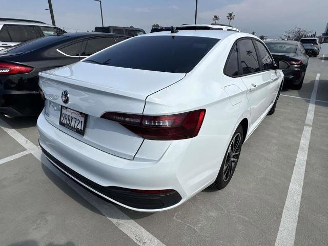 Used 2024 Volkswagen Jetta Sport image 2