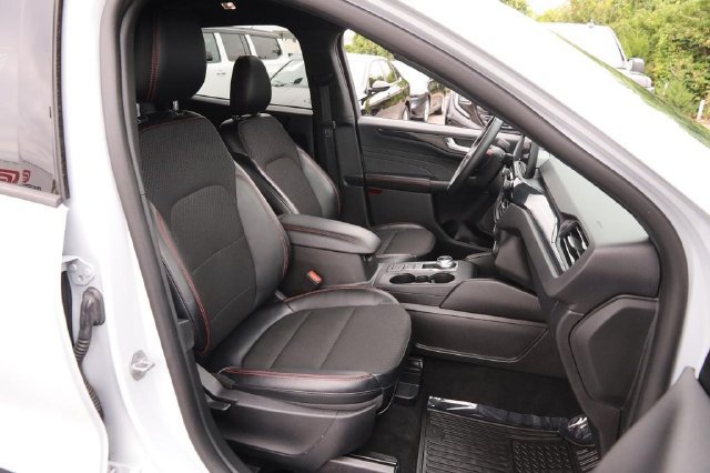 Certified 2025 Ford Escape ST-Line FWD image 26