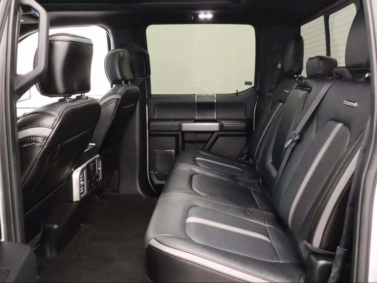 Certified 2018 Ford F150 Platinum w/ Equipment Group 701A Luxury image 18