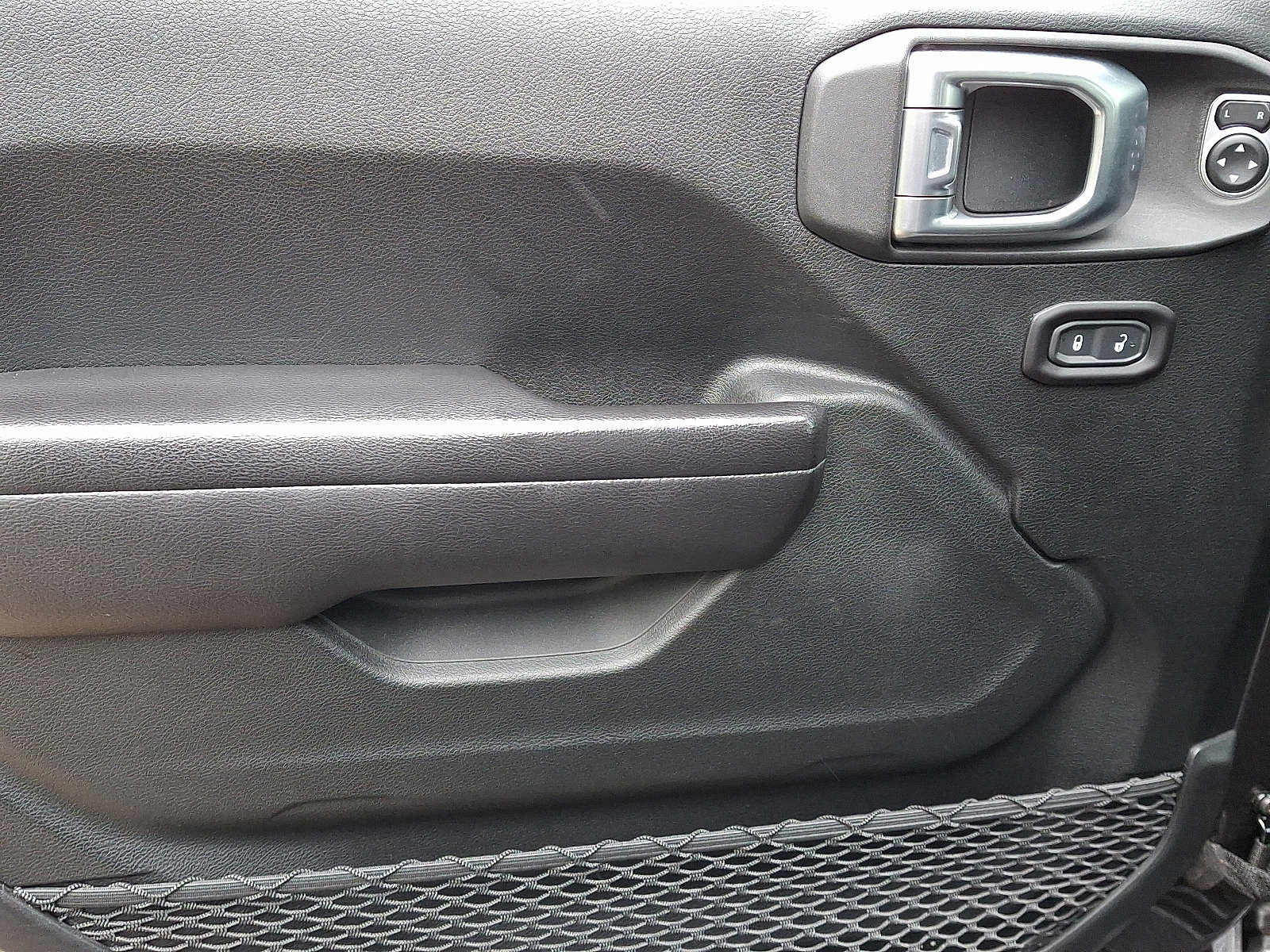 Used 2020 Jeep Wrangler Unlimited Sport image 14