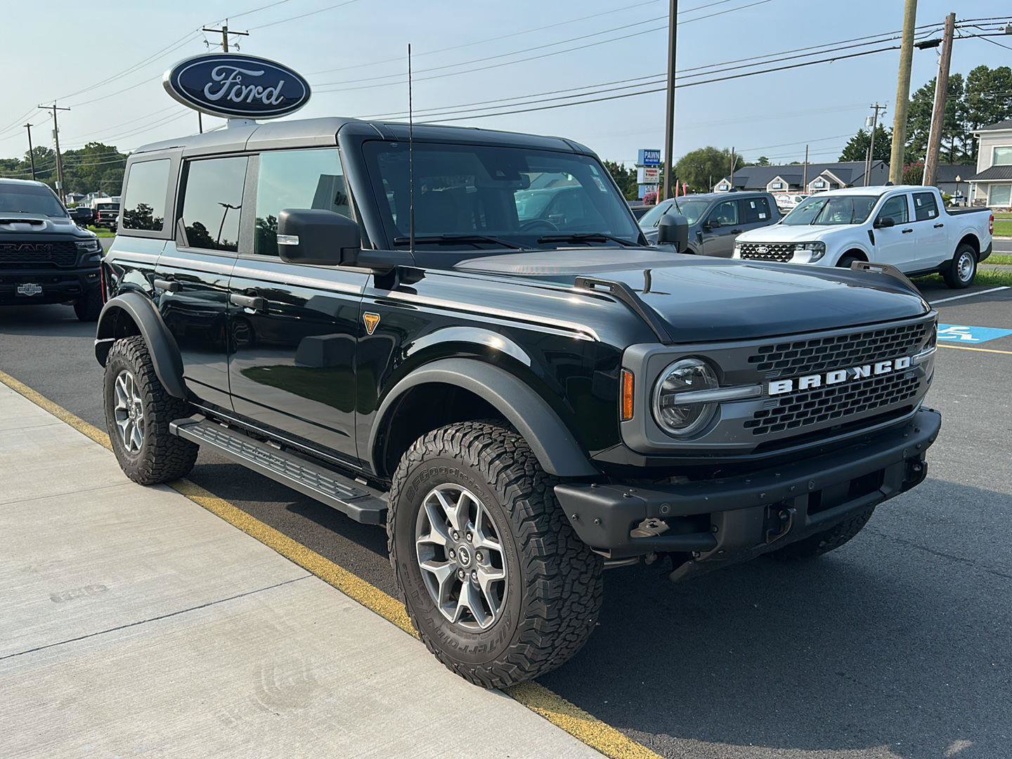 Certified 2024 Ford Bronco Badlands AWD/4WD image 3