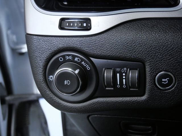 Used 2021 Jeep Cherokee Latitude Lux 80th Anniv w/ Quick Order Package 26U 80TH image 25