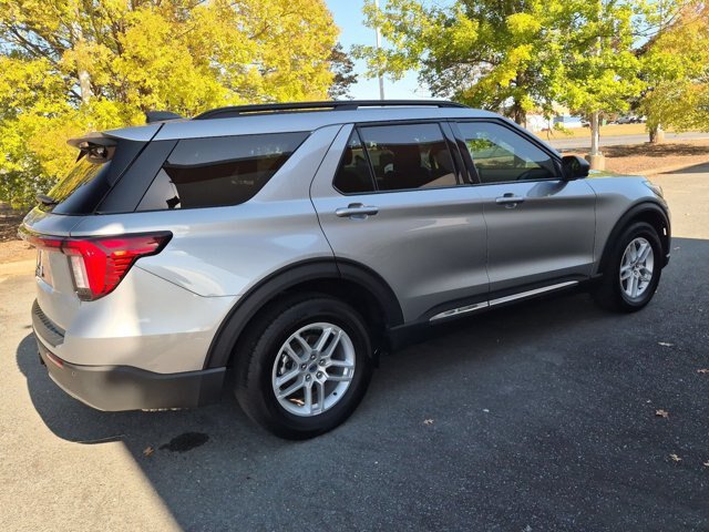 Certified 2025 Ford Explorer Active w/ Active Comfort Package RWD image 4