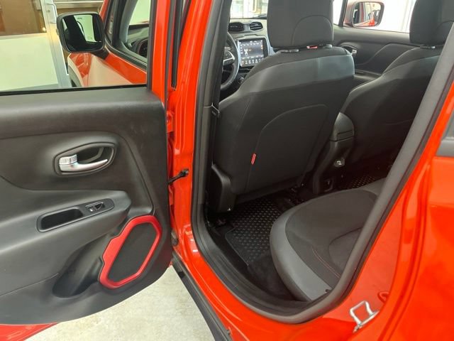 Used 2018 Jeep Renegade Trailhawk w/ UConnect 8.4 Nav Group AWD/4WD image 42