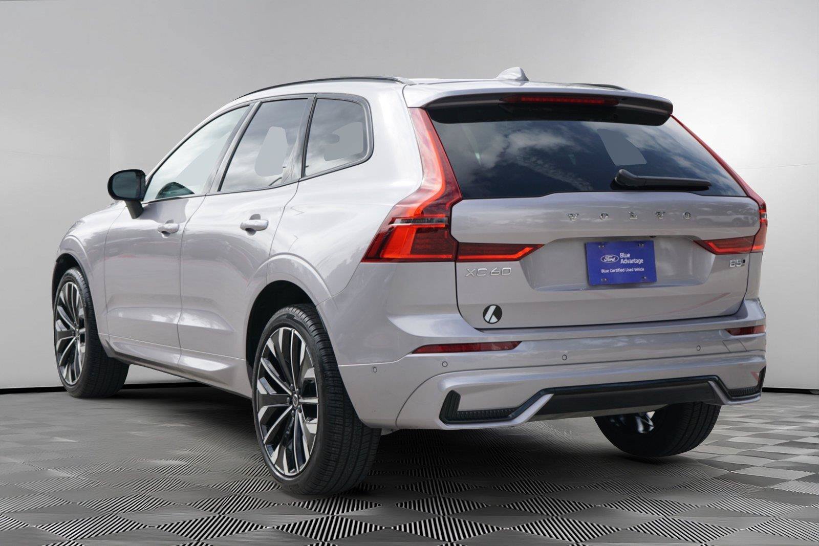 Used 2026 Volvo XC60 B5 Ultra w/ Climate Package AWD/4WD image 6