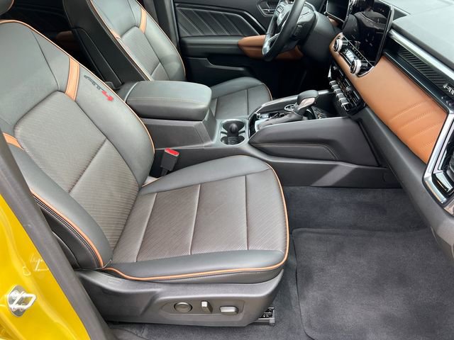 Used 2023 GMC Canyon AT4 w/ AT4 Premium Package AWD/4WD image 17