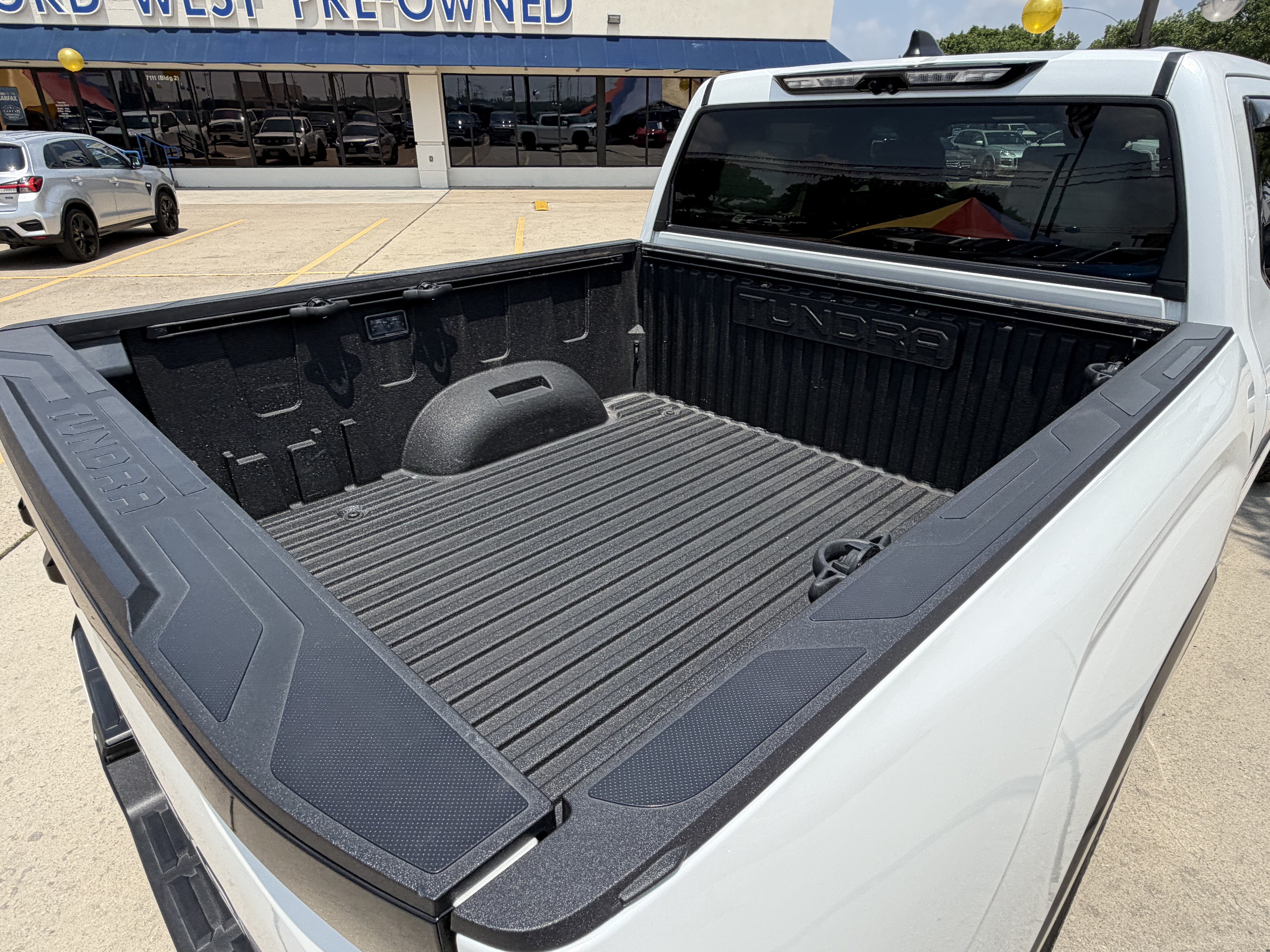 Used 2024 Toyota Tundra Platinum AWD/4WD image 6