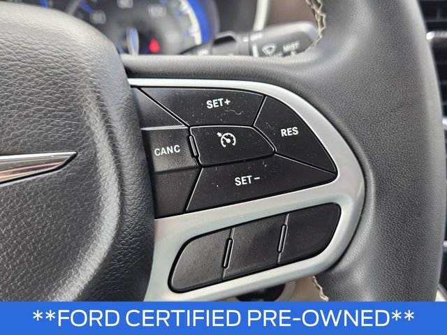 Used 2022 Chrysler Voyager LX FWD image 30