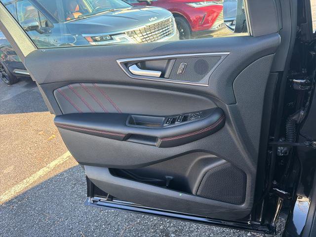 Certified 2022 Ford Edge ST-Line w/ Class II Trailer Tow Package image 27