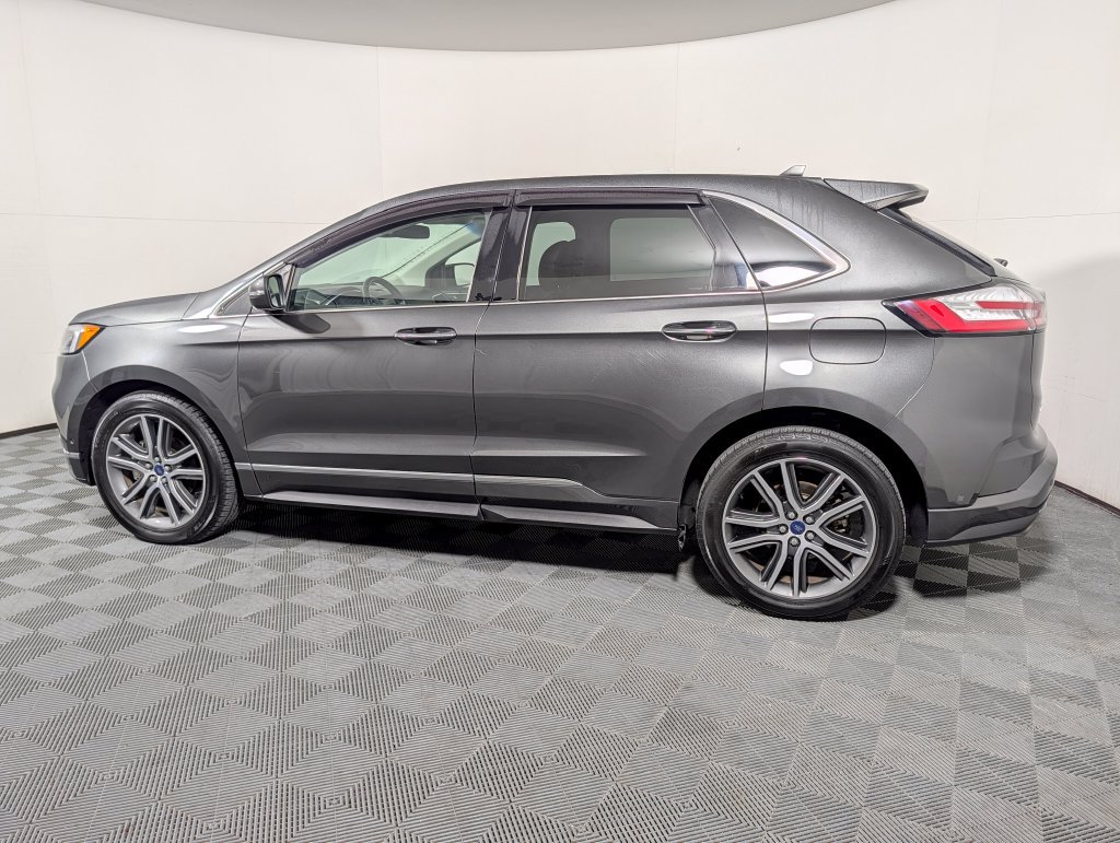 Certified 2019 Ford Edge Titanium w/ Equipment Group 301A FWD image 4
