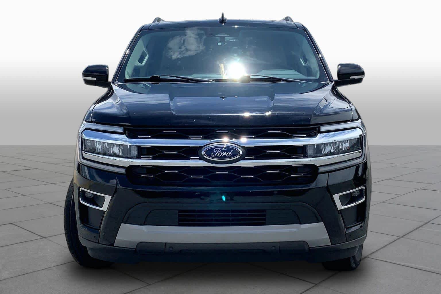 Certified 2024 Ford Expedition Max Limited RWD image 4