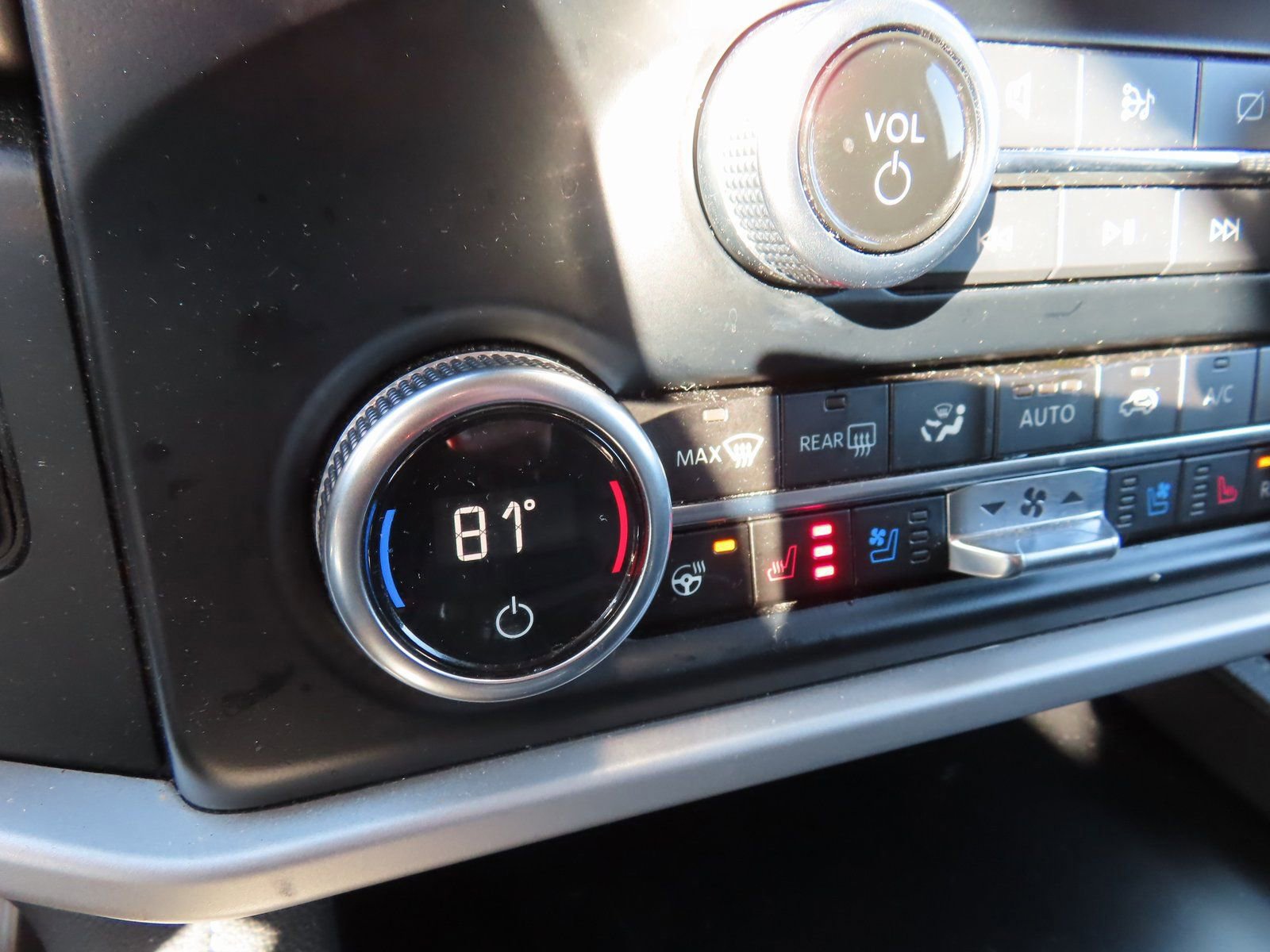 Certified 2024 Ford Expedition Max XLT image 25