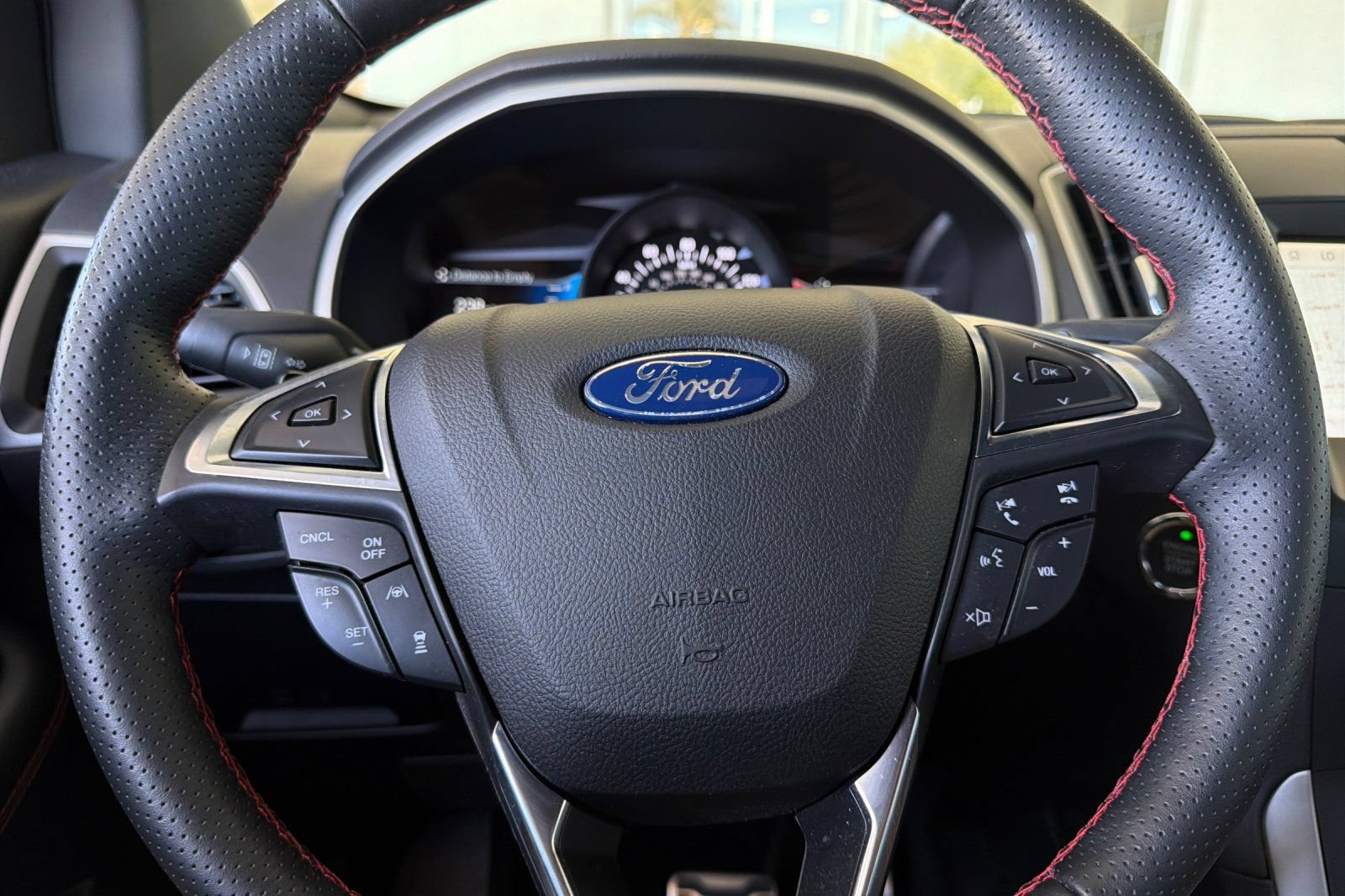 Certified 2020 Ford Edge ST-Line w/ Cold Weather Package AWD/4WD image 27