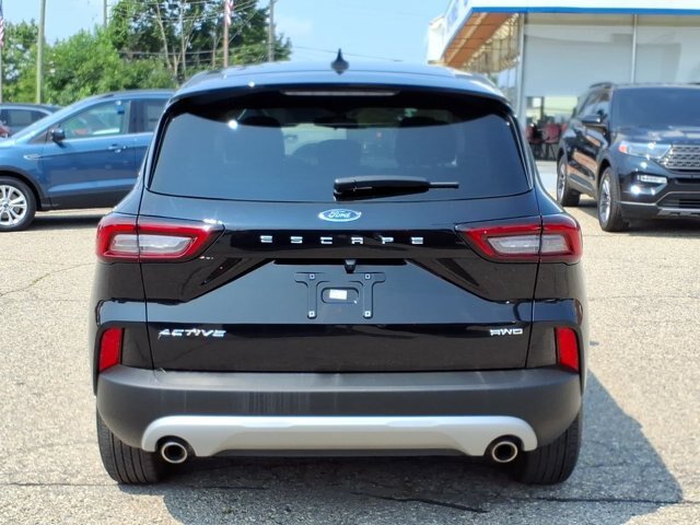 Certified 2025 Ford Escape Active w/ Cold Weather Package AWD/4WD image 17