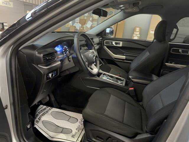Certified 2023 Ford Explorer XLT image 11