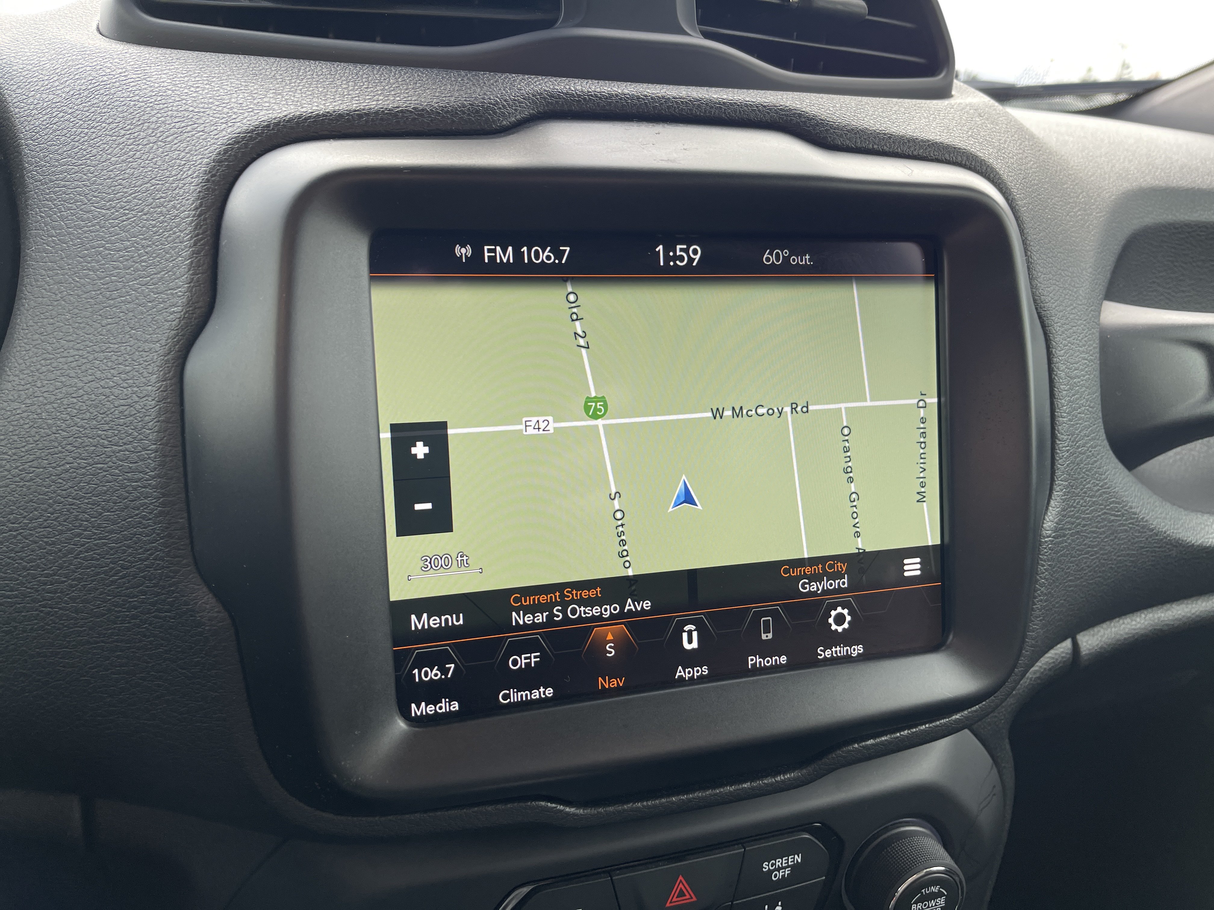 Used 2023 Jeep Renegade Latitude AWD/4WD image 17