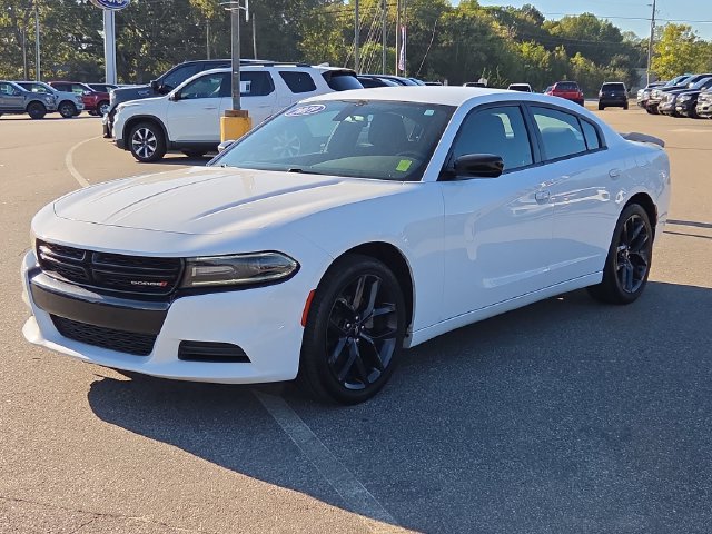 Used 2019 Dodge Charger SXT w/ Blacktop Package RWD image 7