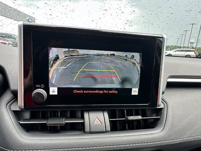 Used 2025 Toyota RAV4 LE AWD/4WD image 9